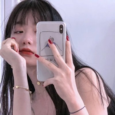 属于她们的片刻